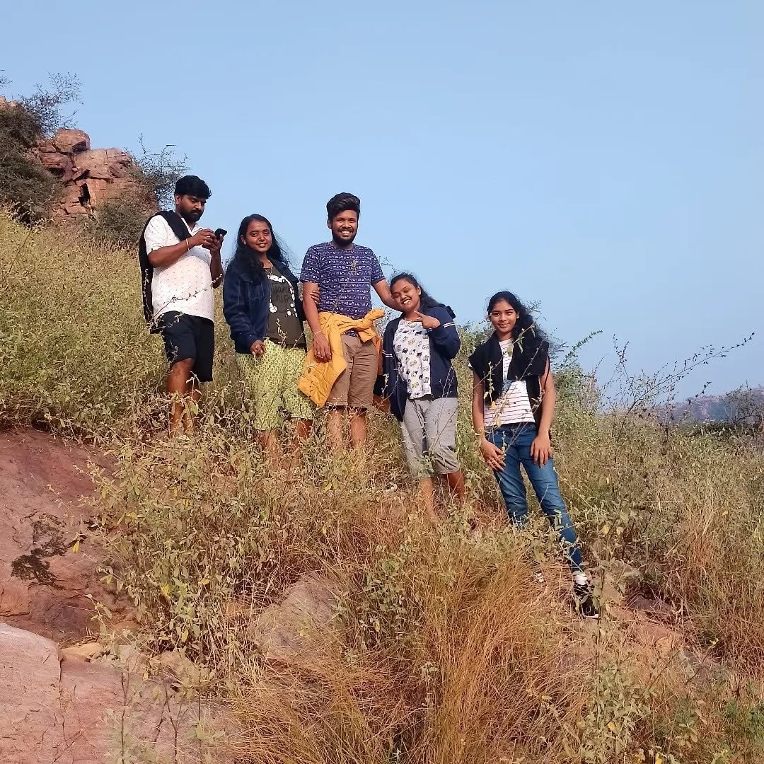 Visitors enjoying an outdoor trip