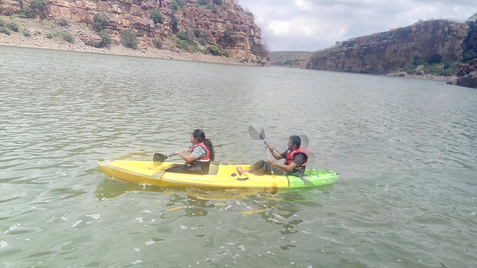 Kayaking and water views near the Gandikota landscape